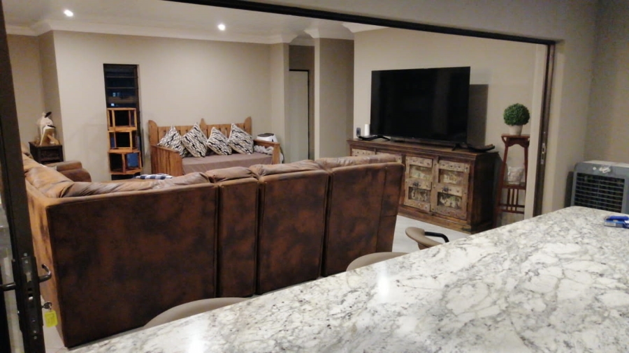 To Let 4 Bedroom Property for Rent in Wilkoppies North West